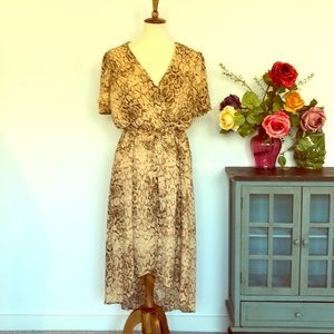 2/$25 🦋June and Hudson python dress.